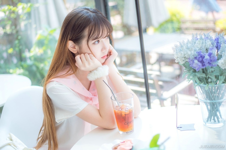 “错。”法正摇了摇头，有些怜悯的看向刘璋：“到现在还没明白吗？他只是一个诱因，若非军中将士早已对你不满，就算真有此事，又怎会十万大军皆叛？这一切，皆因你无能而起。”